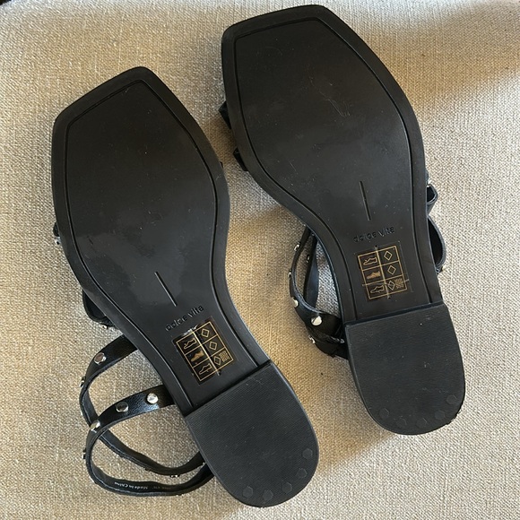 Dolce Vita Women’s Strappy Studded Slip On Sandals Flats Black Size 6W Wide - Picture 8 of 8